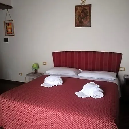 Il Podere Della Piazza Bed & Breakfast 3*